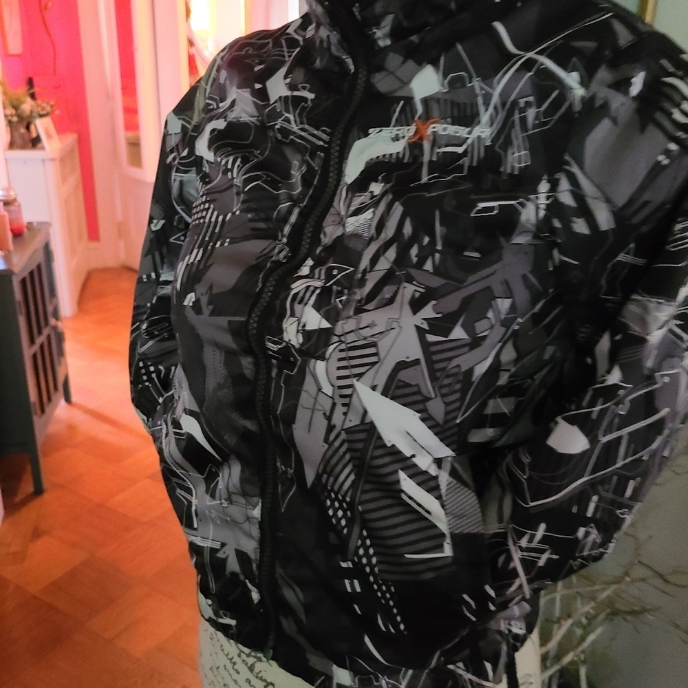 ZeroXposur reversible athletic jacket - Picture 5 of 12